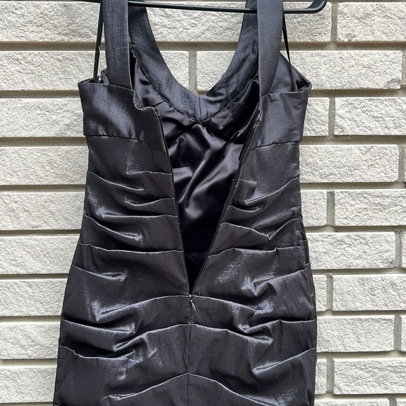 MAX and Cleo Metallic Pleated Floral Detail Dress Sz 8 - Picture 8 of 11